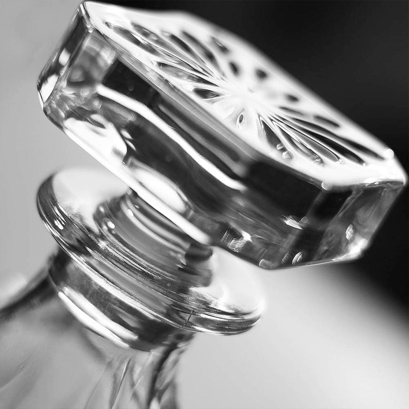 Square Whiskey Decanter 750ml/25oz Lead-Free Glass Decanter with Stopper Spirits Decanter