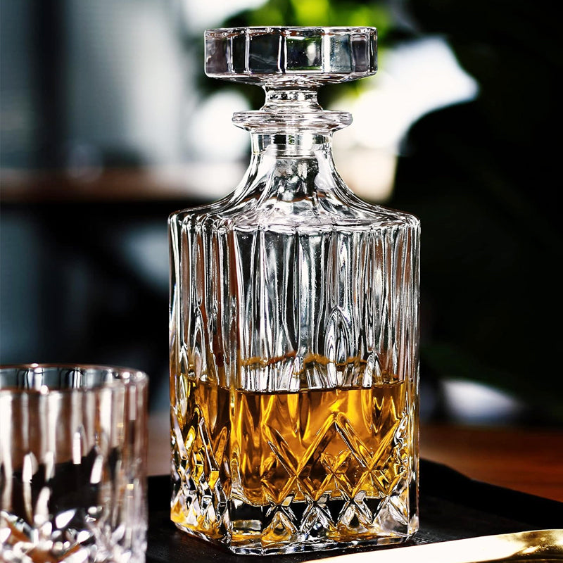 Square Whiskey Decanter 750ml/25oz Lead-Free Glass Decanter with Stopper Spirits Decanter