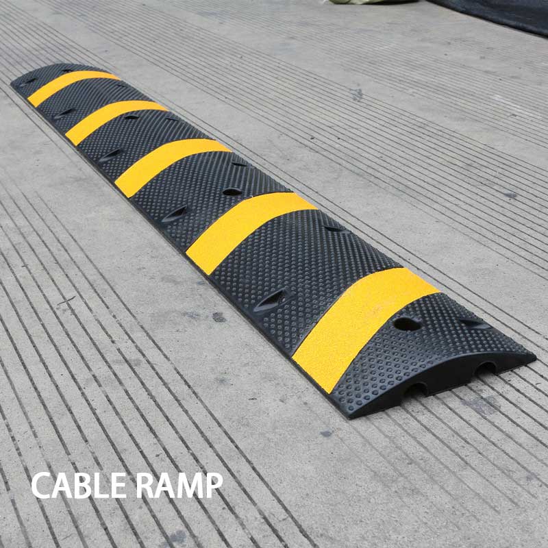 High Quality Rubber Speed Bumps, Yellow Reflective Markings, Road Safety Speed Bumps