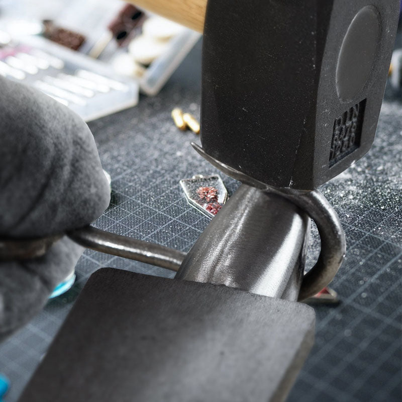 9 Lbs Cast Steel Anvil High Hardness Rugged Round Horn Cast Steel Anvil Forge Tools and Equipment Metalsmith Tool for Bending and Shaping