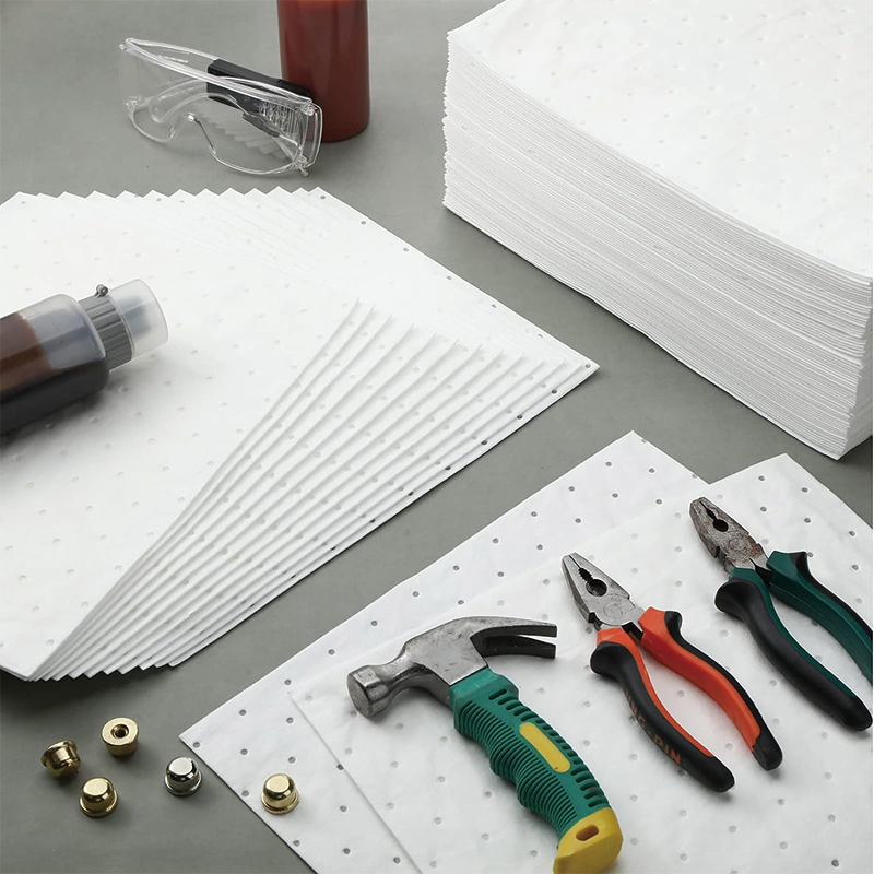 Spill Absorbent Pads, 9.8 x 13 Inch Water Absorbent Mat Oil Spill Mat, for Absorbing Protecting Home Garage Basement(100 Pcs)