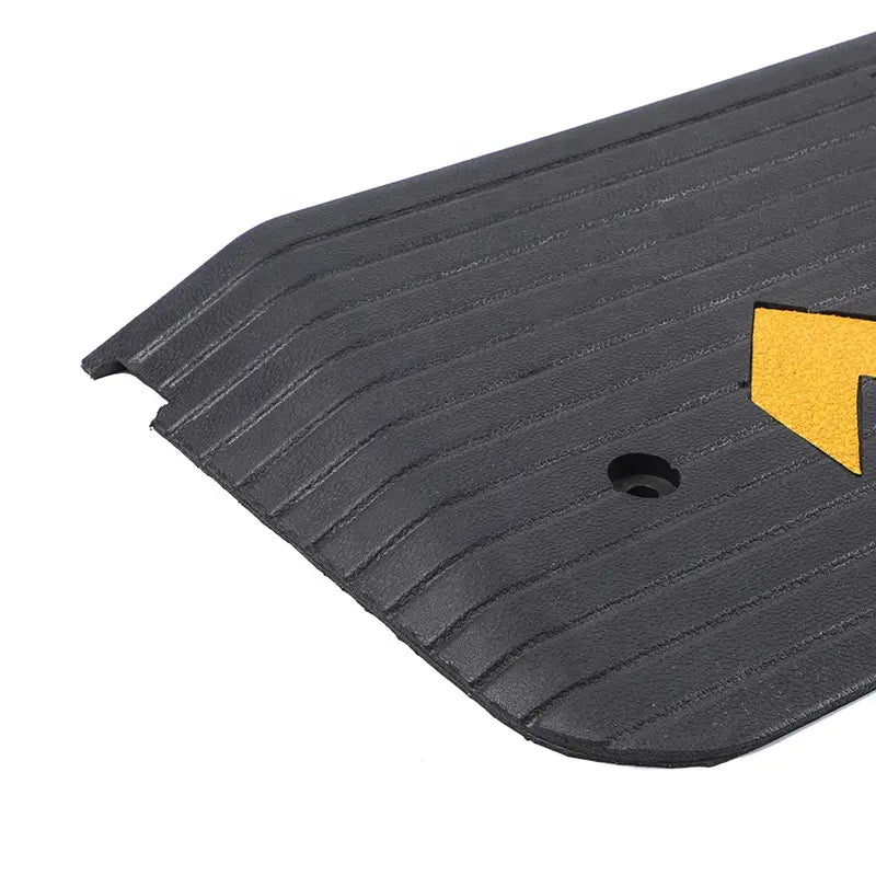 Heavy Duty Car Wheelchair Driveway Rubber Kerb Curb Ramp For Roadway Noise Reduction
