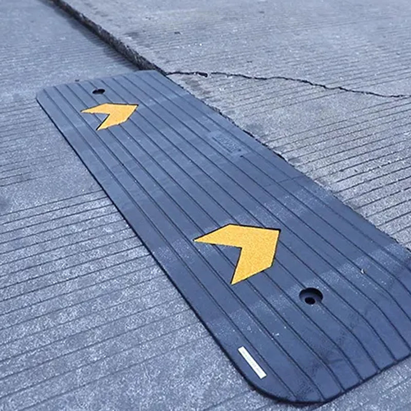 Heavy Duty Car Wheelchair Driveway Rubber Kerb Curb Ramp For Roadway Noise Reduction